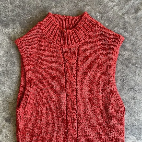 Liz Claiborne Women's Large Red Sleeveless Sweater Great Condition - Picture 2 of 7